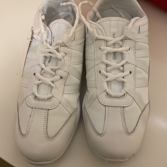 Nfinity Evolution Size 10.5. NEVER WORN, brand new - Picture 2 of 2